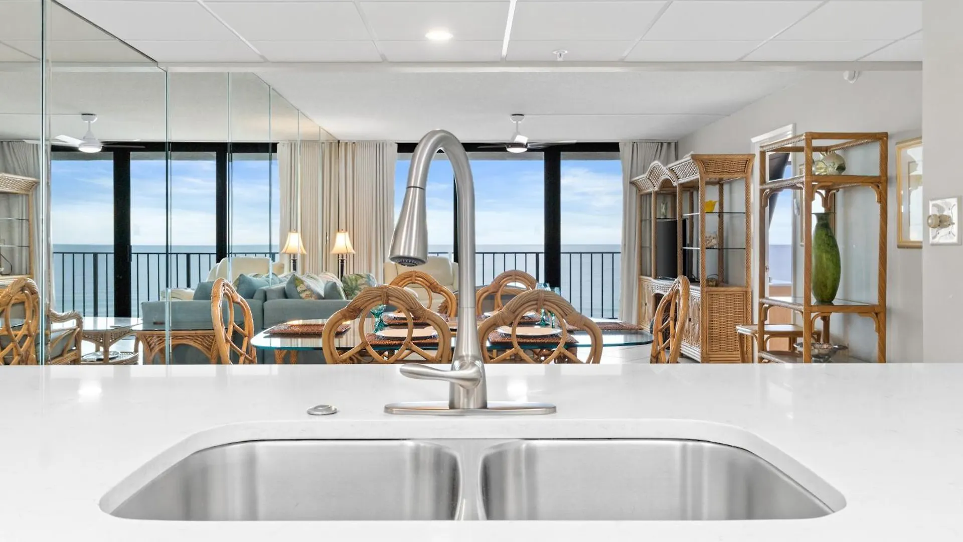 Edgewater Beach Resort #811 Tower 3 By Book That Condo Panama City Beach USA