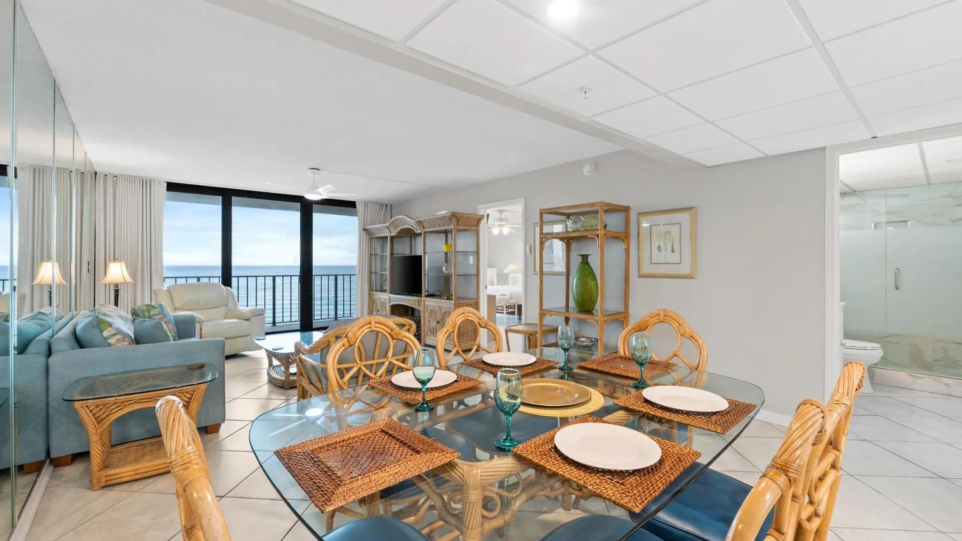 Semesterbostad Edgewater Beach Resort #811 Tower 3 By Book That Condo Panama City Beach